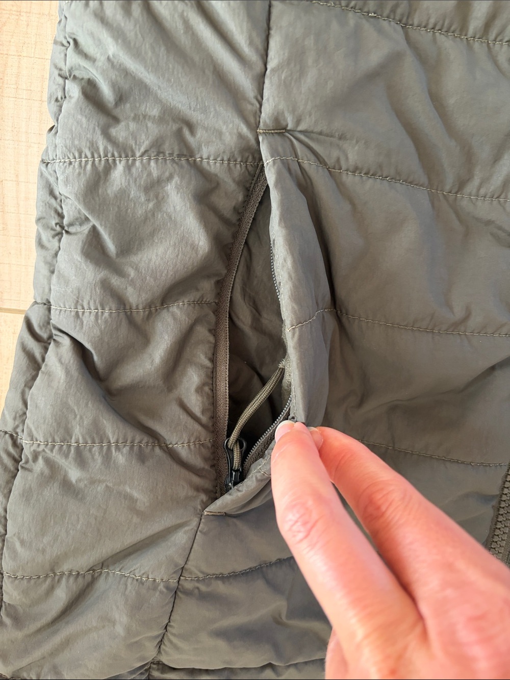 The North Face Women's Hooded Puffer Jacket - Olive - Picture 5 of 7